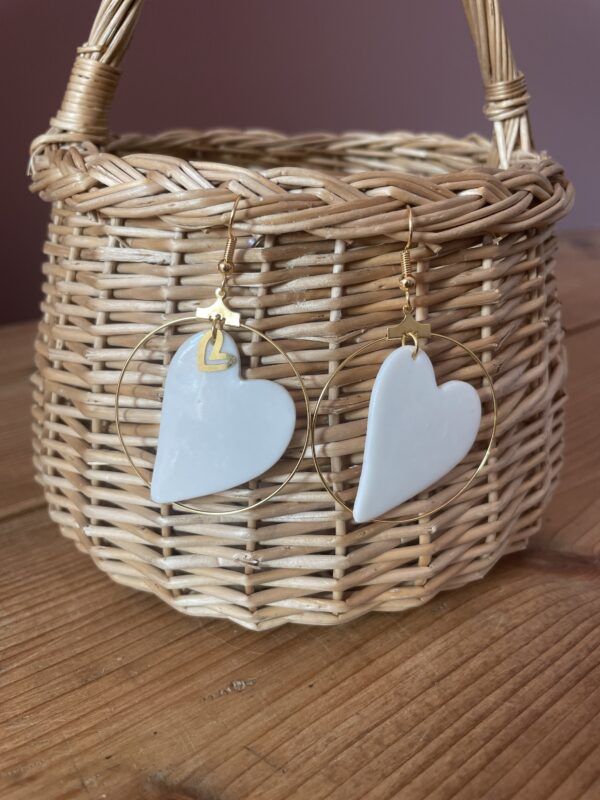 Boucles d'oreilles cœurs encerclés – Image 5