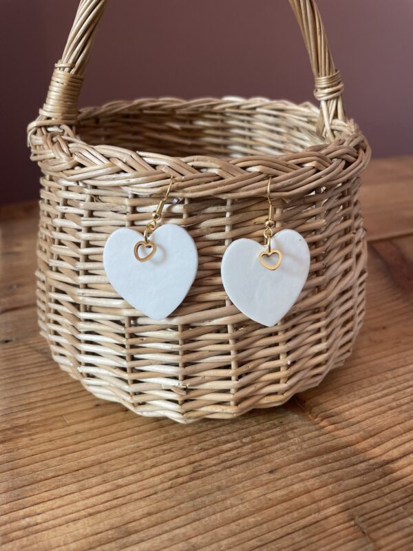 Boucles d'oreilles cœur simple et son petit cœur – Image 3