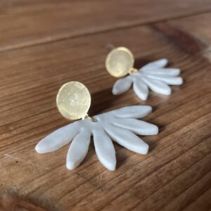 Boucles d'oreilles grandes demi-Marguerite