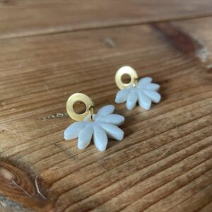 Boucles d'oreilles petites demi-Marguerite