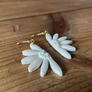 Boucles d'oreilles petites demi-Marguerite