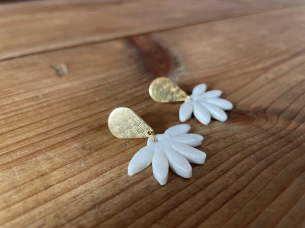 Boucles d'oreilles demi-Marguerite