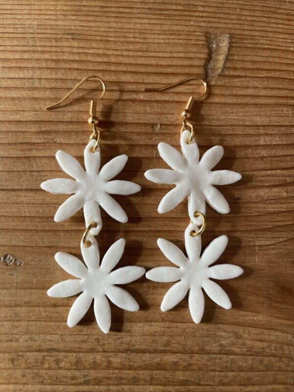 Boucles d’oreilles doubles marguerites – Image 2