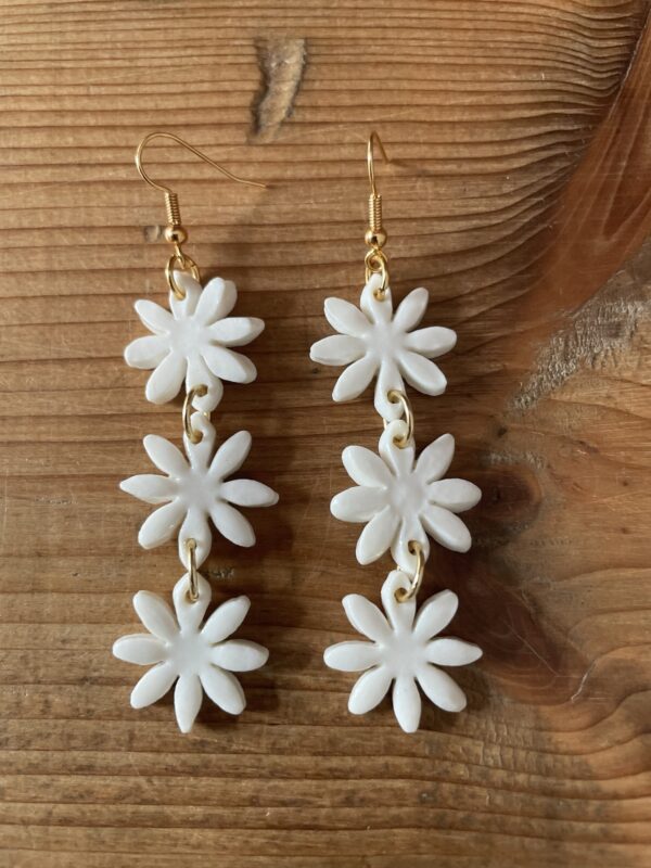 Boucles d’oreilles trio marguerites – Image 2