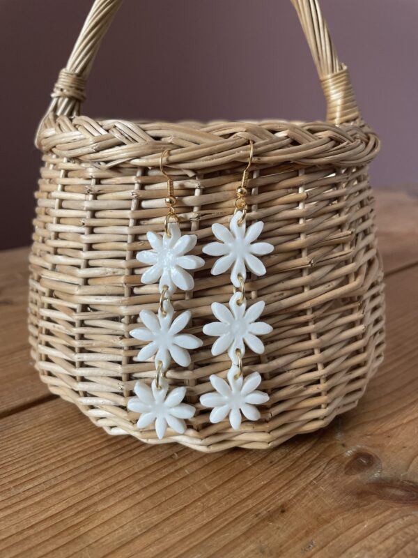 Boucles d’oreilles trio marguerites – Image 3