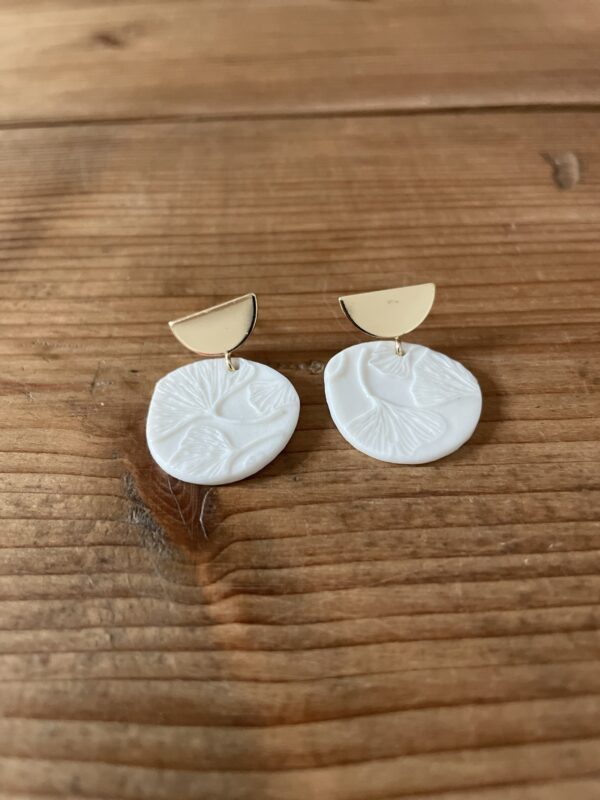 Boucles d’oreilles forme arrondie gingko – Image 2