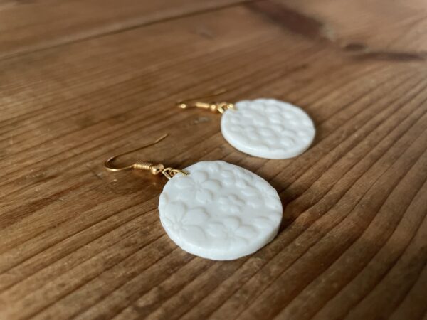 Boucles d’oreilles petits ronds impression fleurie