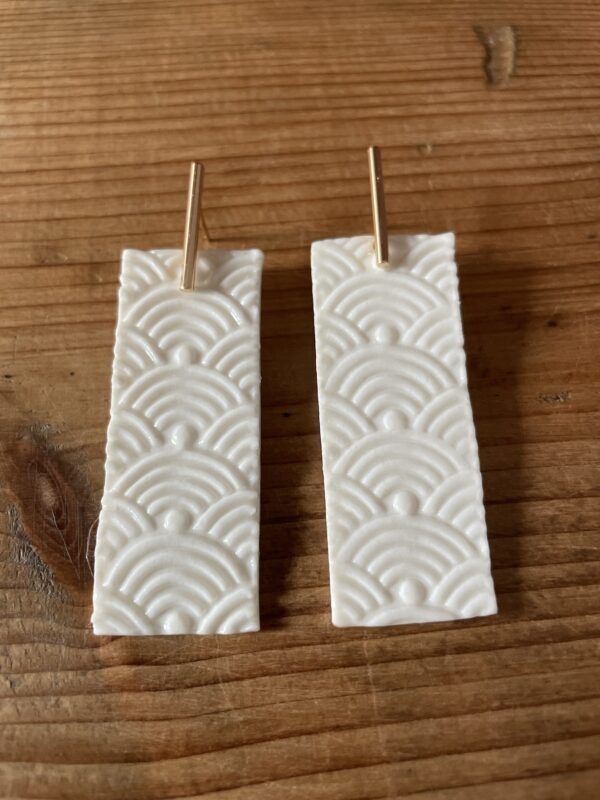Boucles d’oreilles rectangles texturés – Image 2