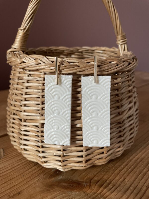 Boucles d’oreilles rectangles texturés – Image 3
