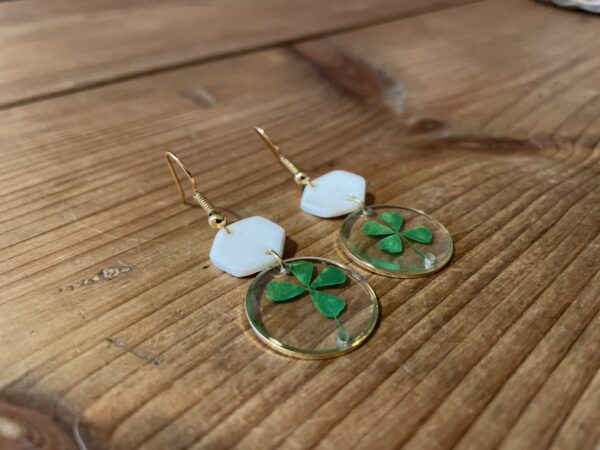 Boucles d’oreilles trèfles séchés