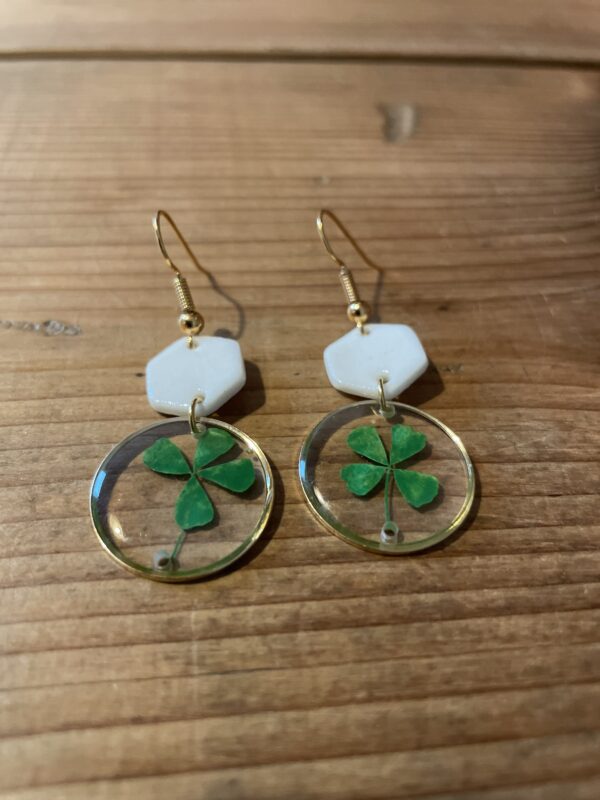 Boucles d’oreilles trèfles séchés – Image 2