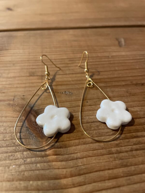 Boucles d’oreilles fleur2 – Image 2