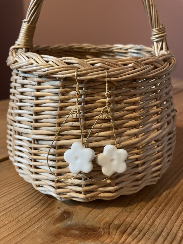Boucles d’oreilles fleur2 – Image 3
