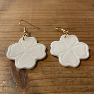 Boucles-d-oreilles-trèfles-porcelaine