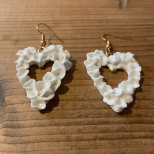 Boucles-d-oreilles-coeurs-fleurs-porcelaine