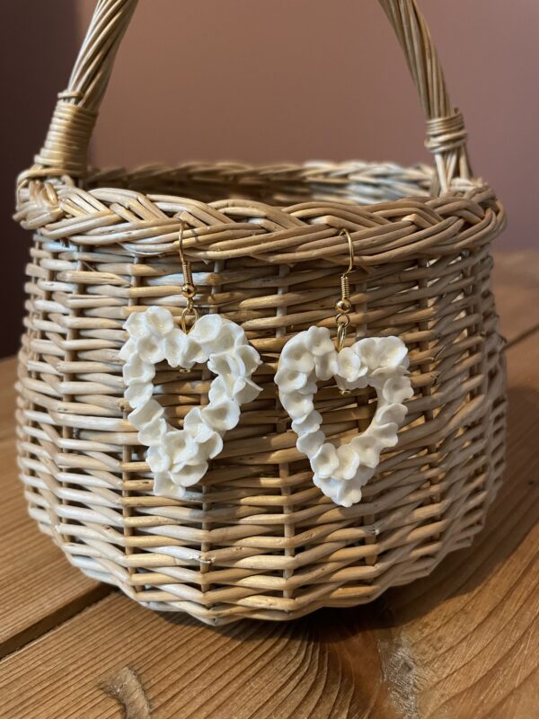 Boucles d’oreilles cœurs fleuris – Image 3