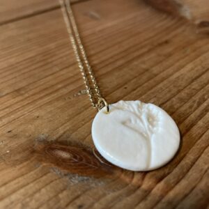Collier rond impression fleur