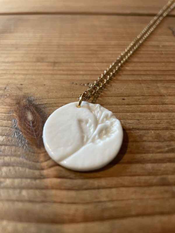 Collier rond impression fleur – Image 2