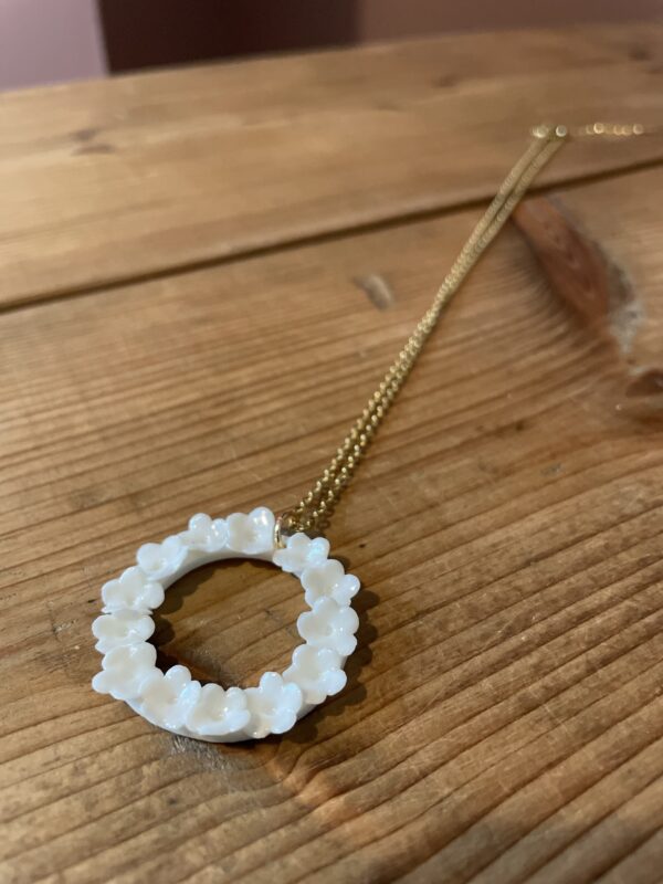 Collier cercle fleuri 2 émaillé – Image 2
