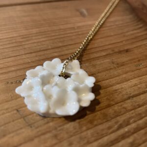 Collier rond fleuri2