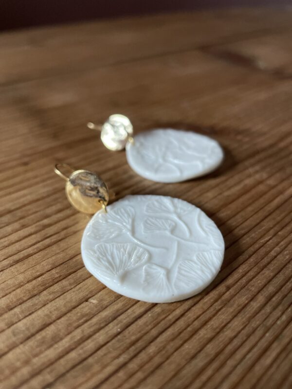 Boucles d’oreilles rondes impression gingko