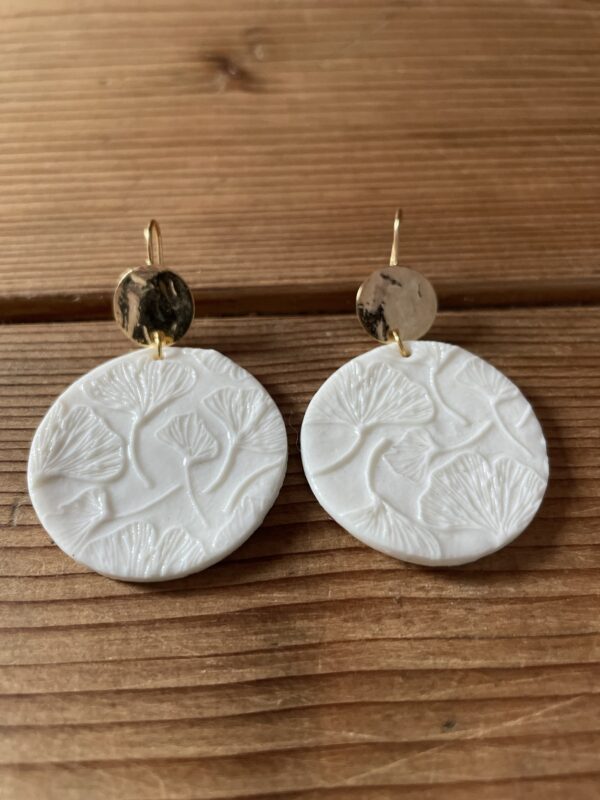 Boucles d’oreilles rondes impression gingko – Image 2