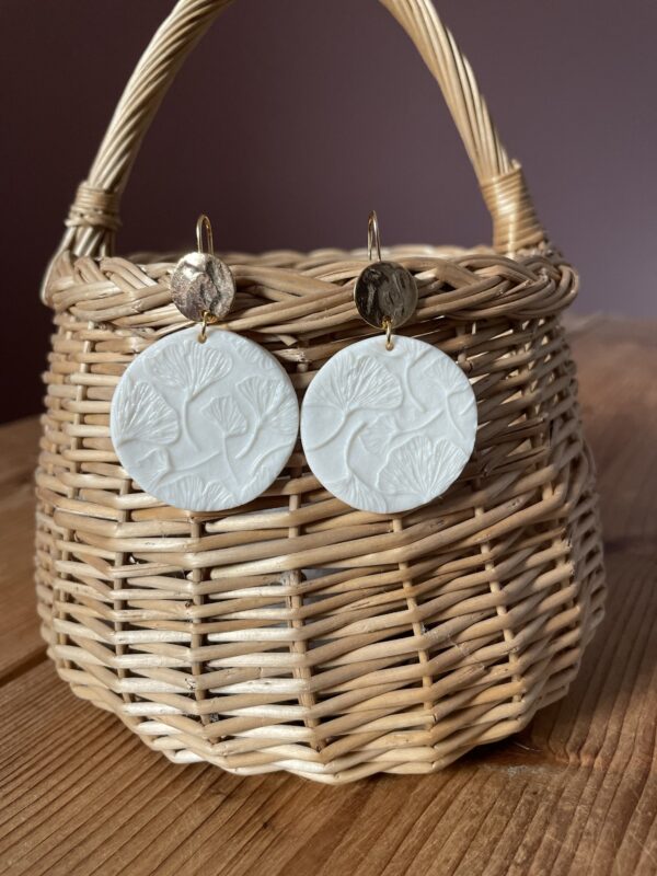 Boucles d’oreilles rondes impression gingko – Image 3