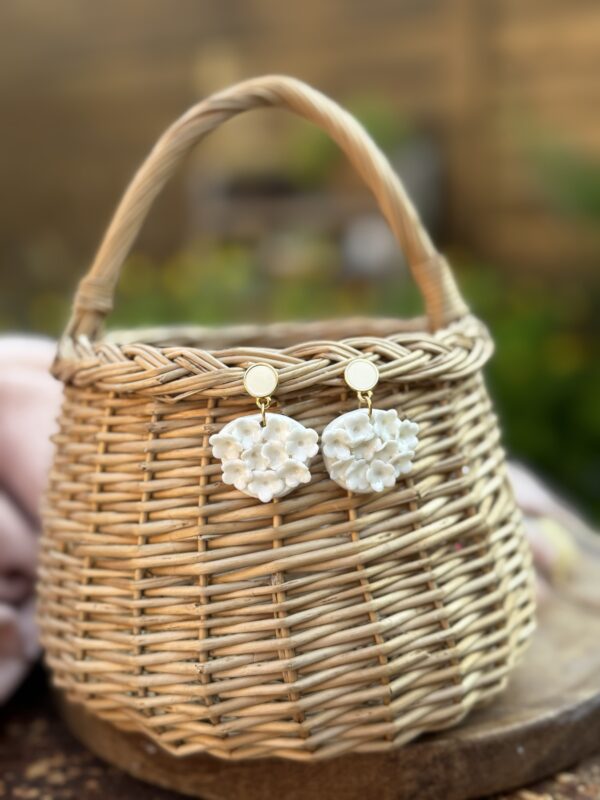 Boucles d’oreilles petites fleurs – Image 2