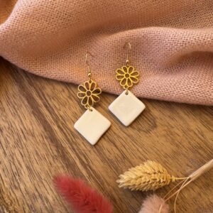 Boucles d’oreilles fleur doré et son carré en porcelaine