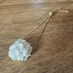 Bracelet demi-perle fleurie
