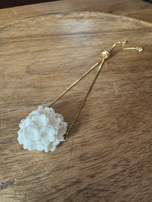 Bracelet demi-perle fleurie