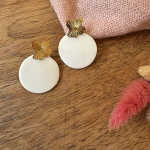 Boucles d’oreilles rond et sa fleur doré